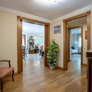 Centrico Y Espacioso. Parking Gratuito. Apartamento